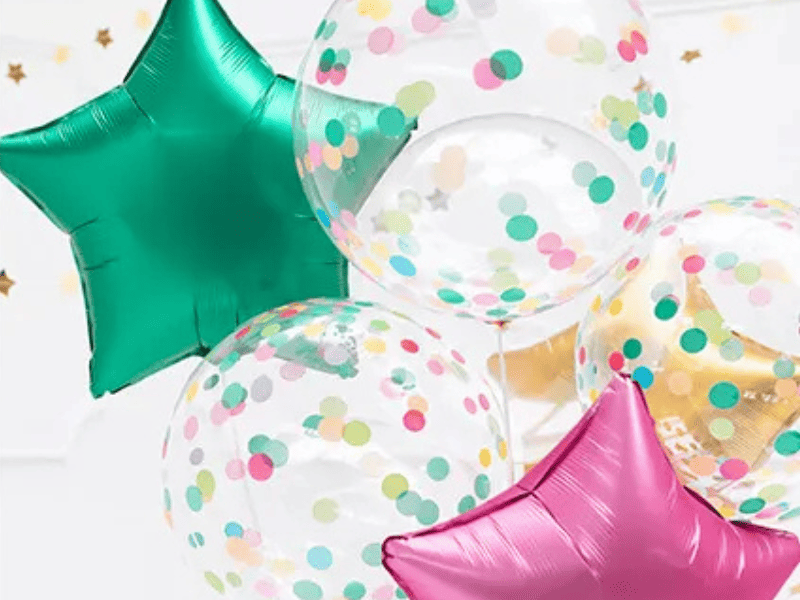 coordinato tavola color bianco con scritta "happy new year" nera e oro