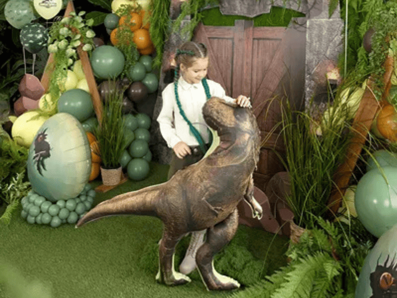 Outfit esploratore giurassico per festa dinosauri bambini con accessori a tema