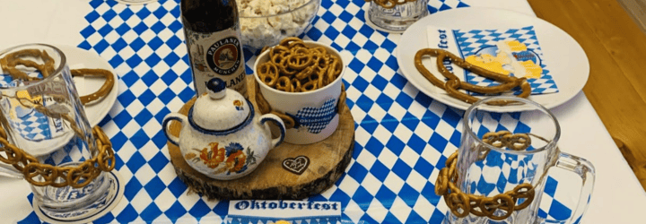 tavola allestita con prodotti oktoberfest