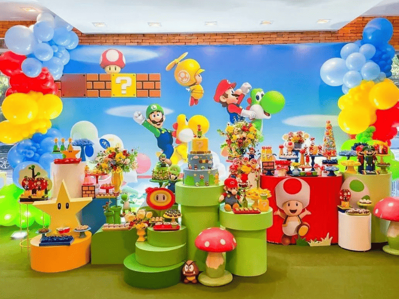 decorazioni festa super mario sweet table con torta cupcake e personaggi per compleanno a tema bambini