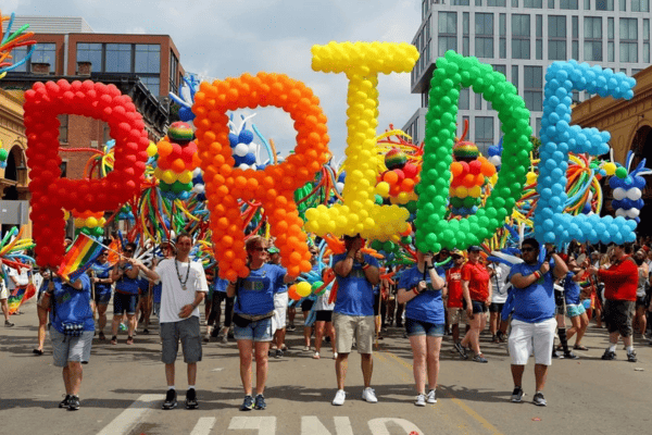 Festa a Tema Pride: Come Organizzare e Celebrare con Colori e Inclusività